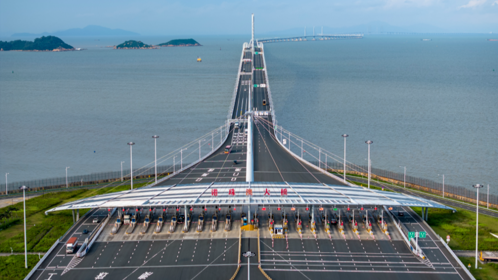 港珠澳大桥珠海公路口岸出入境车辆攀升 增长约69%