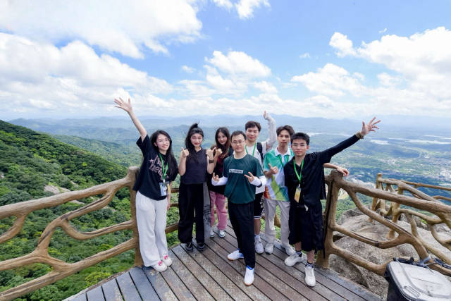 7月23日，由广东省文化和旅游厅、香港特区政府民政及青年事务局、澳门特区政府教育及青年发展局共同主办，惠州市文化广电旅游体育局承办的“2024年粤港澳青年文化之旅”总结分享会在惠州举行。