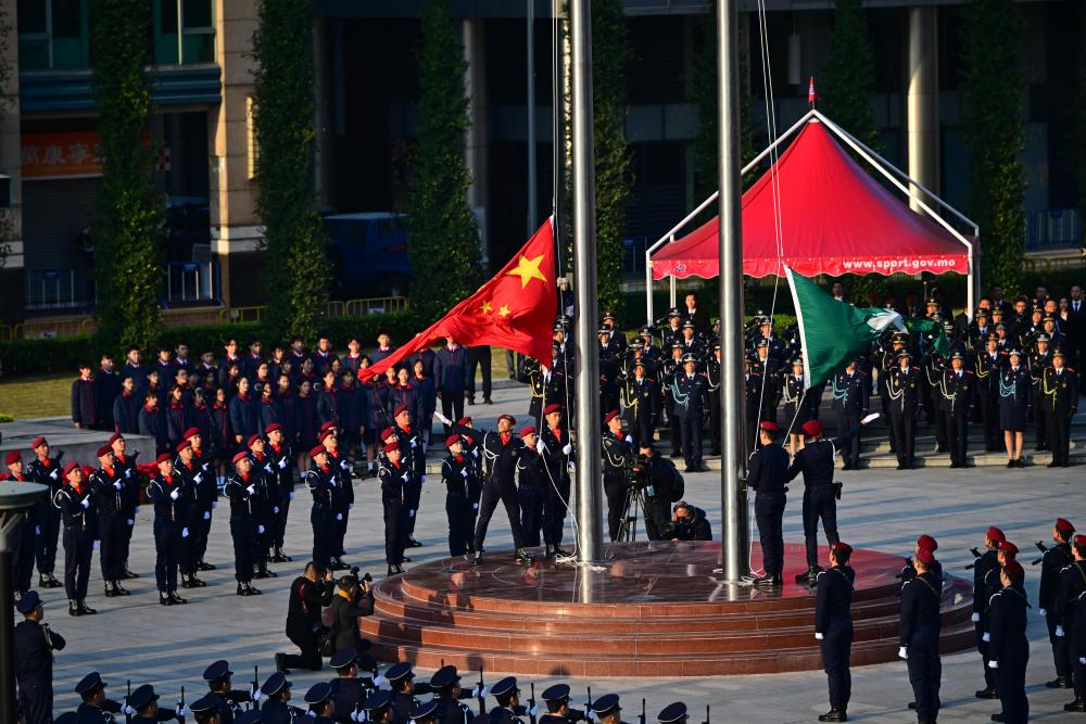 12月20日，澳门特别行政区政府隆重举行升旗仪式，庆祝澳门回归祖国25周年。　