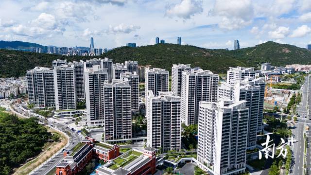 首个粤澳两地携手为澳门居民打造的大型综合民生项目“澳门新街坊”已经热闹起来。